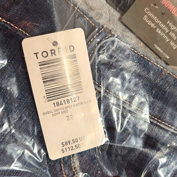 ❤️NWT VINTAGE TORRID JEANS - BOMBSHELL SKINNY - HIGH RISE - DISTRESSED PLUS SIZE - Picture 6 of 16